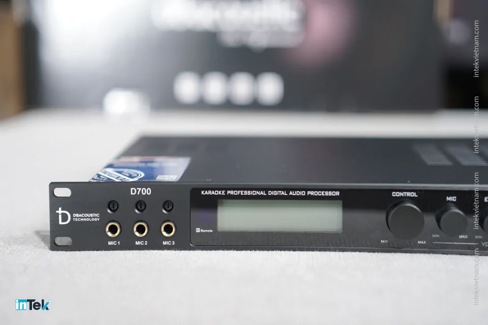 vang-so-db-acoustic-d700-2583